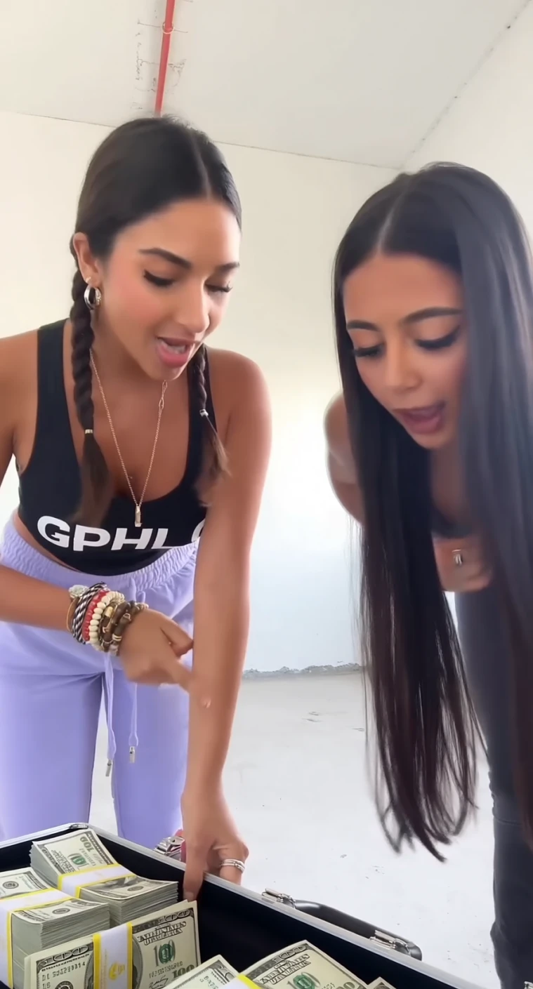 Featured image #1 for 1GIRL QWEN-IMAGE