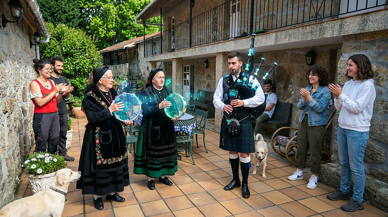 A sample prompt of what you can find in this page